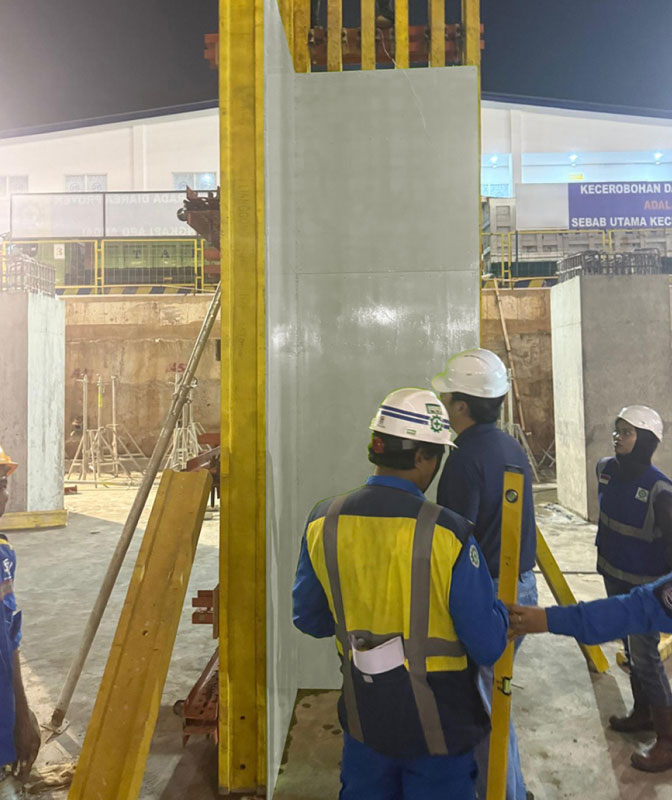 Wonderboard-being-inspected